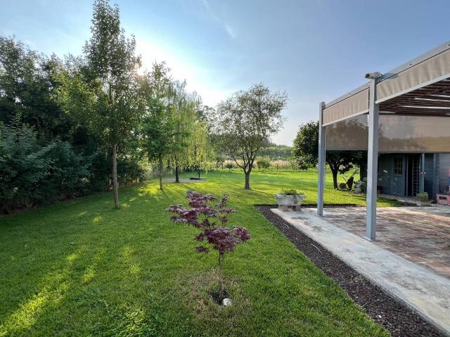 Villa Indipendente in vendita a Bassa Reggiana, Re