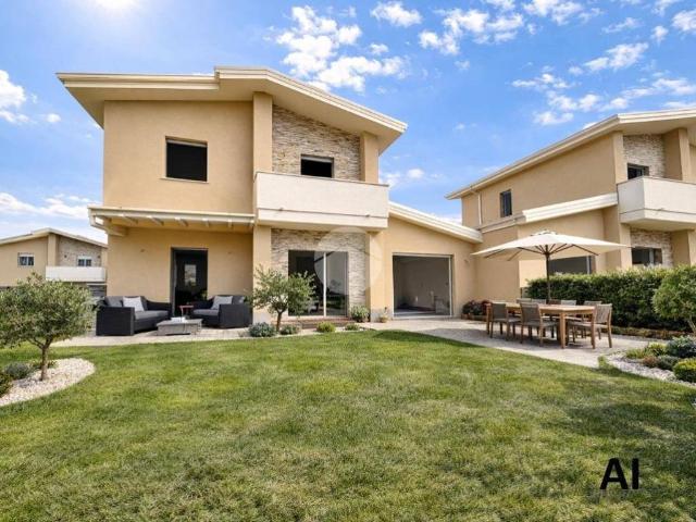 Villa Indipendente in vendita a Calabria, Cosenza