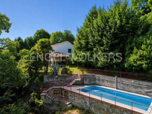 Villa Indipendente in vendita a Comunità Montana Valli del Verbano, Maccagno