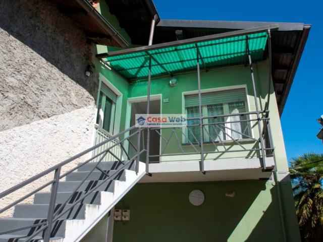 Villa Indipendente in vendita a Comunità Montana Valli del Verbano, Maccagno