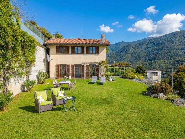 Villa Indipendente in vendita a Comunità Montana Valli del Verbano, Maccagno