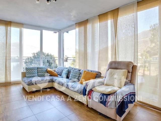 Villa Indipendente in vendita a Comunità Montana Valli del Verbano, Maccagno