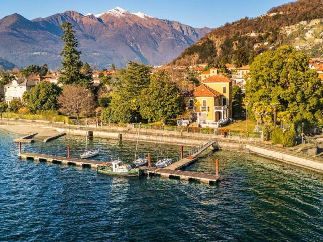 Villa Indipendente in vendita a Comunità Montana Valli del Verbano, Maccagno