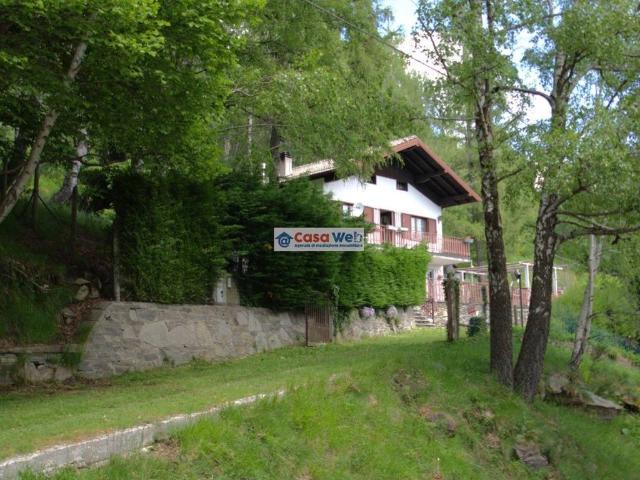 Villa Indipendente in vendita a Comunità Montana Valli del Verbano, Maccagno