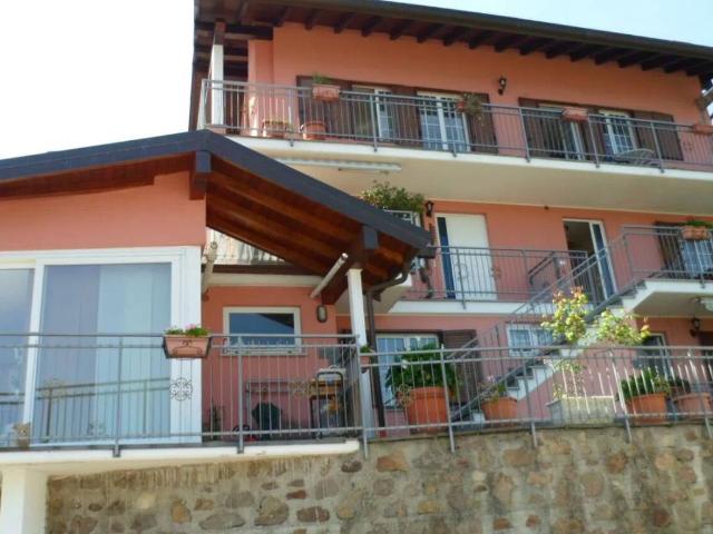 Villa Indipendente in vendita a Comunità Montana Valli del Verbano, Maccagno