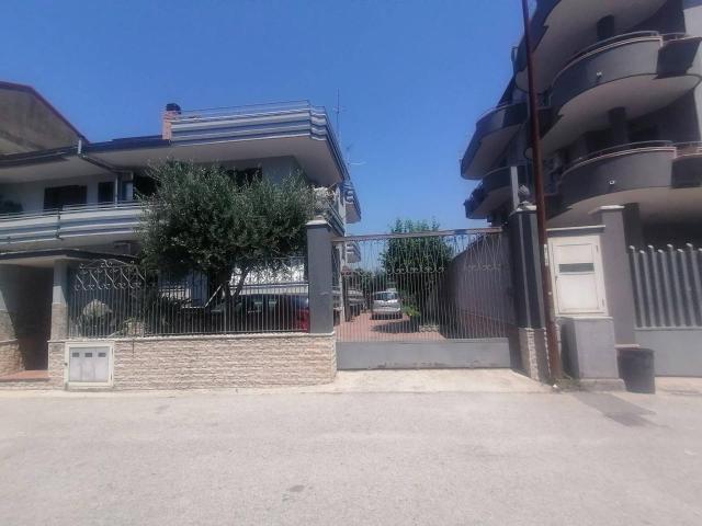 Villa Indipendente in vendita a Macerata Campania, Campania
