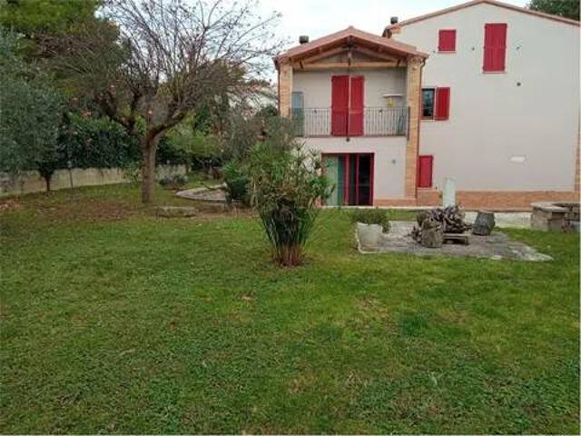Villa Indipendente in vendita a Vergini, Marche
