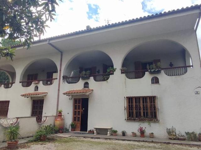 Villa Indipendente in vendita a Marche, Macerata