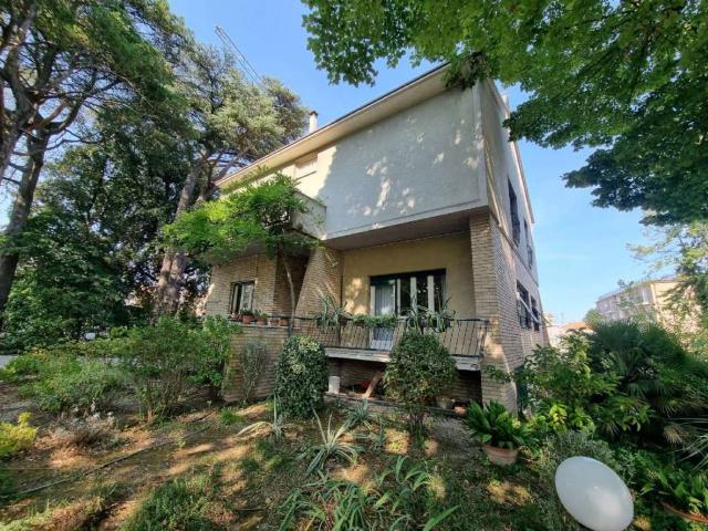 Villa Indipendente in vendita a Santa Croce, Marche