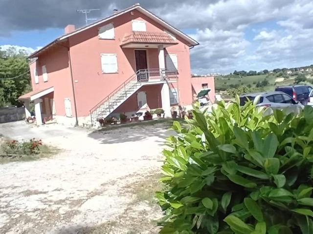 Villa Indipendente in vendita a Borgo San Giuliano, Marche