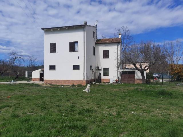 Villa Indipendente in vendita a Marche, Macerata