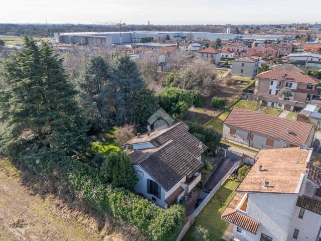 Villa Indipendente in vendita a Macherio, Lombardia