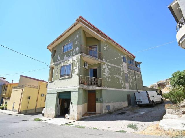 Villa Indipendente in vendita a Macomer, Sardigna/Sardegna