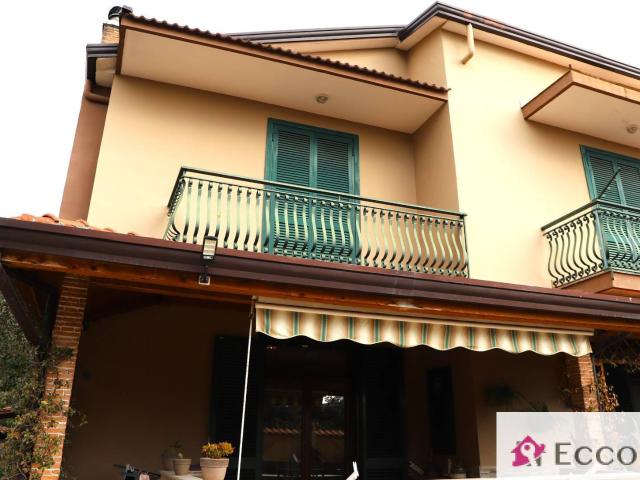 Villa Indipendente in vendita a Maddaloni