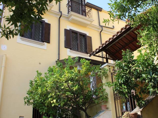 Villa Indipendente in vendita a Maddaloni