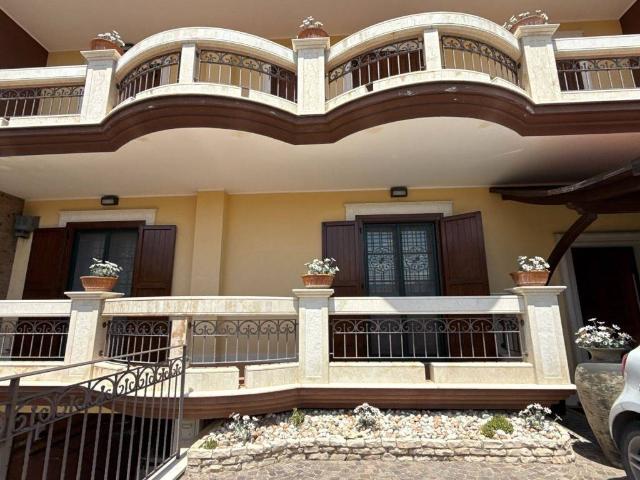 Villa Indipendente in vendita a Maddaloni, Campania