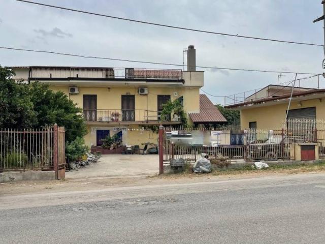 Villa Indipendente in vendita a Maddaloni, Campania