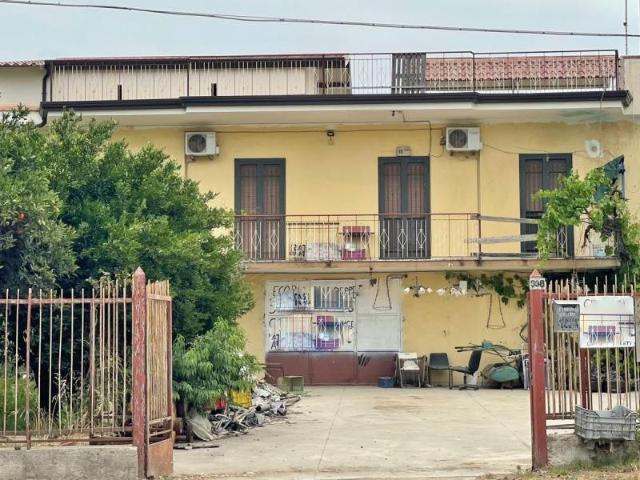 Villa Indipendente in vendita a Maddaloni, Campania