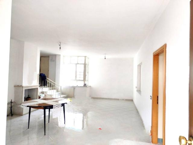 Villa Indipendente in vendita a Maddaloni, Campania
