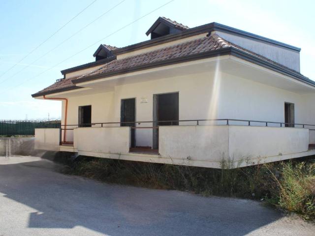 Villa Indipendente in vendita a Maddaloni
