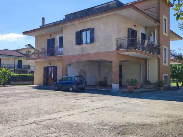 Villa Indipendente in vendita a Maddaloni