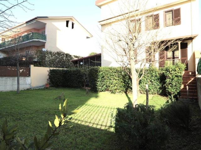Villa Indipendente in vendita a Maddaloni
