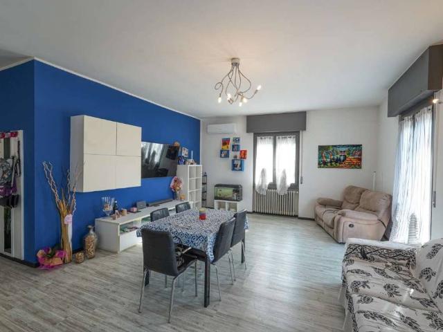 Villa Indipendente in vendita a Madone, Bergamo