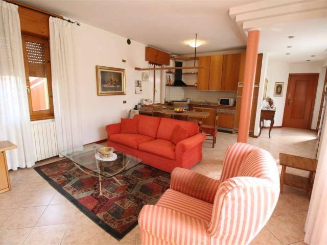 Villa Indipendente in vendita a Madone, Lombardia
