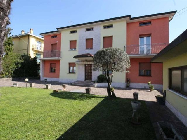 Villa Indipendente in vendita a Madone, Lombardia