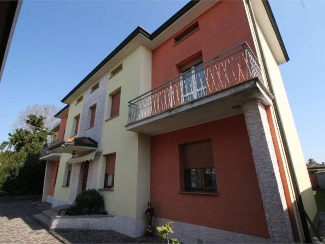 Villa Indipendente in vendita a Madone, Lombardia