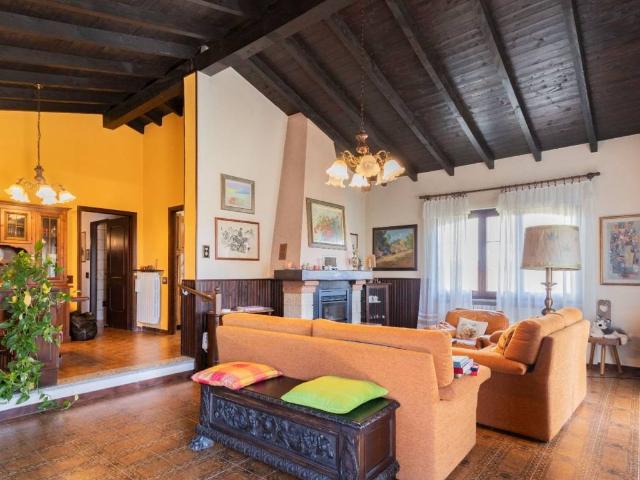 Villa Indipendente in vendita a Piemonte, Verbano-cusio-ossola