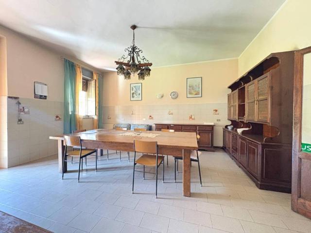 Villa Indipendente in vendita a Magenta, Lombardia