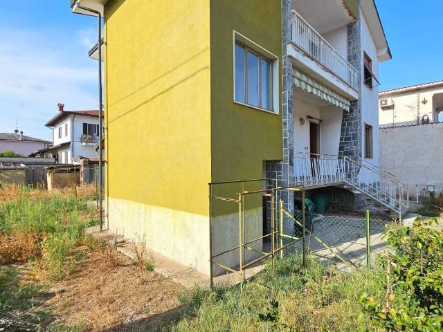Villa Indipendente in vendita a Magenta, Lombardia