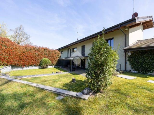 Villa Indipendente in vendita a Magenta, Lombardia