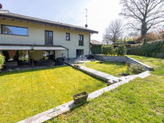 Villa Indipendente in vendita a Magenta, Lombardia