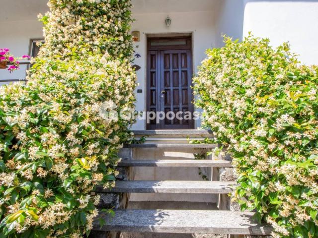 Villa Indipendente in vendita a Magenta, Lombardia