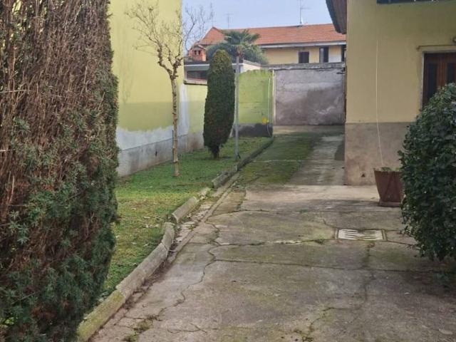 Villa Indipendente in vendita a Magenta, Lombardia