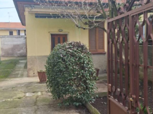 Villa Indipendente in vendita a Magenta, Lombardia