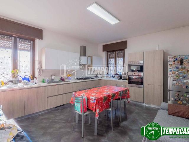 Villa Indipendente in vendita a Ponte Vecchio, Magenta
