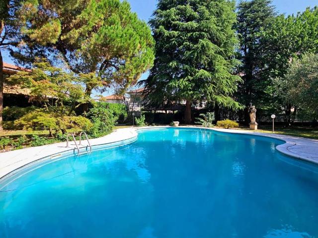 Villa Indipendente in vendita a Magenta, Lombardia