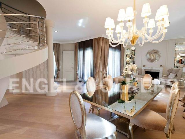 Villa Indipendente in vendita a Magenta, Milano