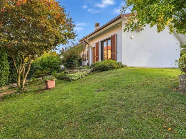 Villa Indipendente in vendita a Ponte Nuovo di Magenta, Magenta