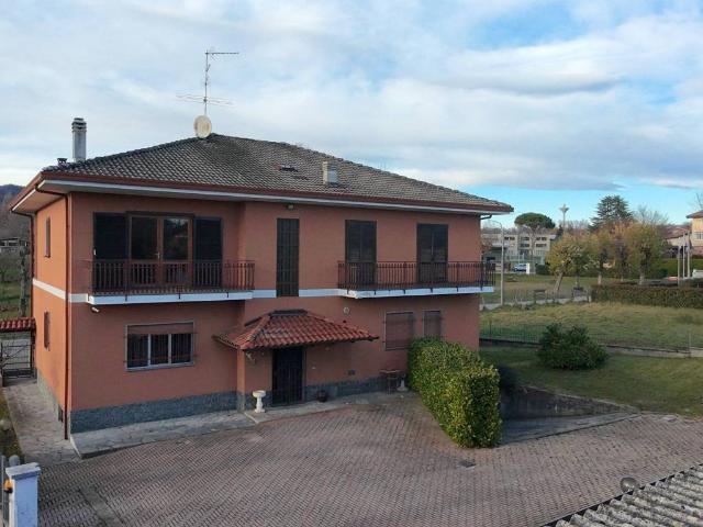 Villa Indipendente in vendita a Piemonte, Novara