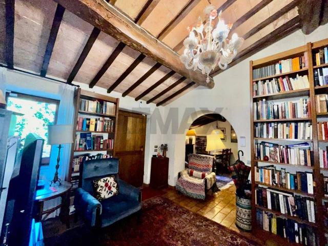 Villa Indipendente in vendita a Magione, Umbria