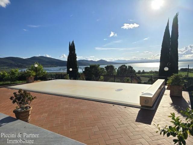 Villa Indipendente in vendita a Magione, Umbria