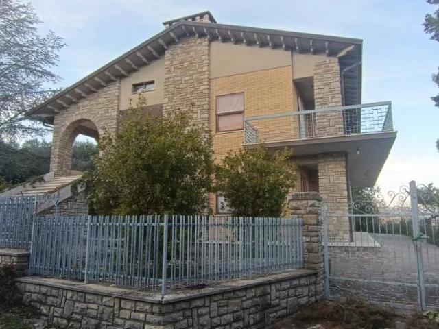 Villa Indipendente in vendita a Magione, Umbria