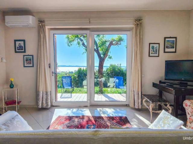 Villa Indipendente in vendita a Magione, Umbria