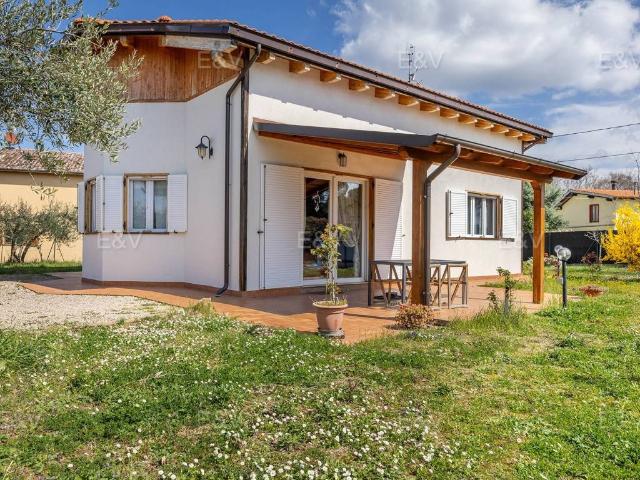 Villa Indipendente in vendita a Corciano, Umbria