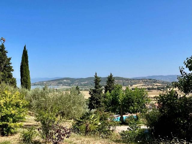Villa Indipendente in vendita a Magione, Umbria