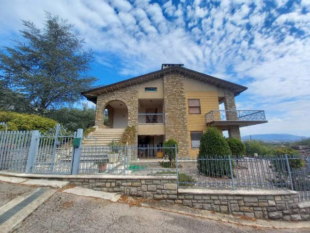 Villa Indipendente in vendita a Casenuove, Magione